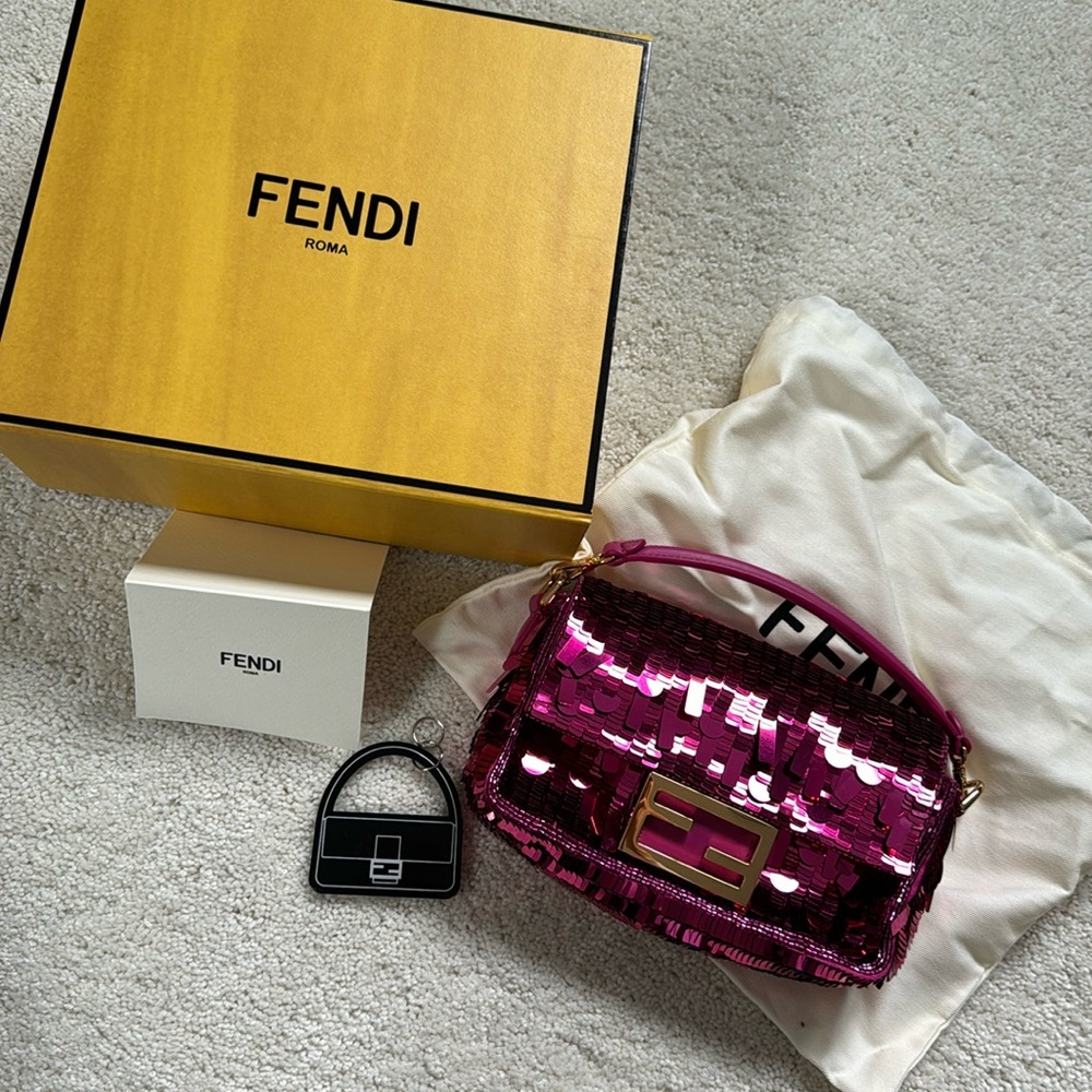 Fendi mini baguette pink sequin